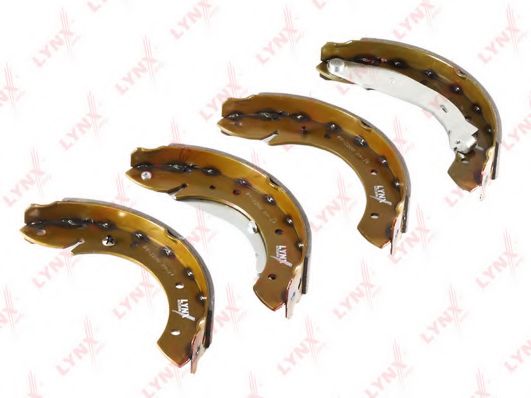Комплект тормозных колодок LYNXauto BS2200