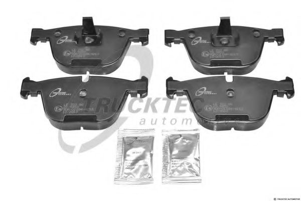 Комплект тормозных колодок, дисковый тормоз COMLINE LP1793