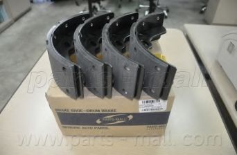 Комплект тормозных колодок PARTS-MALL PLA-019