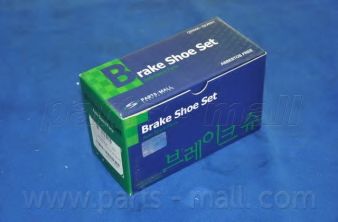 Комплект тормозных колодок PARTS-MALL PLB-030