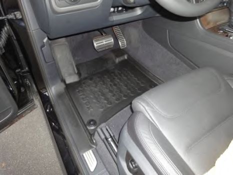 Резиновый коврик с защитными бортами CARBOX 401783000