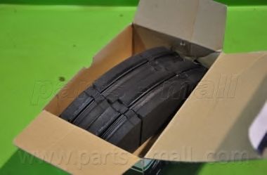 Комплект тормозных колодок, дисковый тормоз PARTS-MALL PKB-018